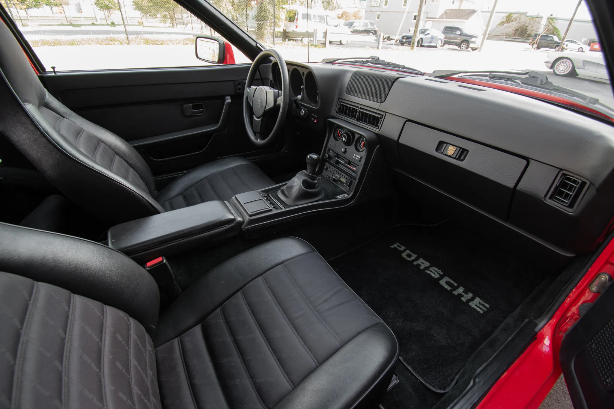 1987_porsche_924s_interior